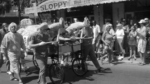 Mother giving birth in the Key West bed race