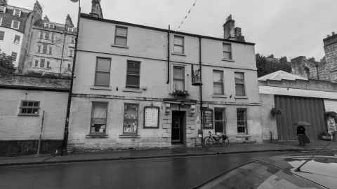 The Bell, Bath