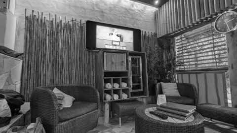 Inside the cabana, with countdown on the tv. Yes the TV looks like an iphone, and the numbers round was very easy...