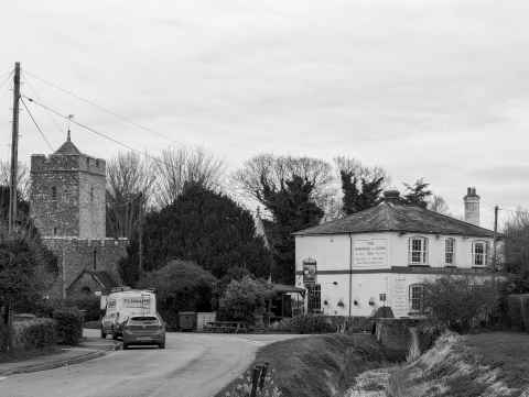 Approaching the Shepherd And Crook in Burmarsh