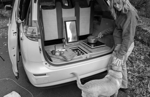 Kitchinette in the boot of a Toyota Prius