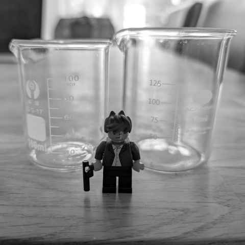150ml science beaker coffee cups vs 100ml vs Lego man