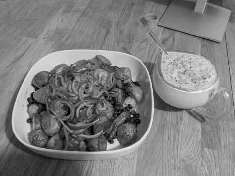 Sticky potato and pepper salad